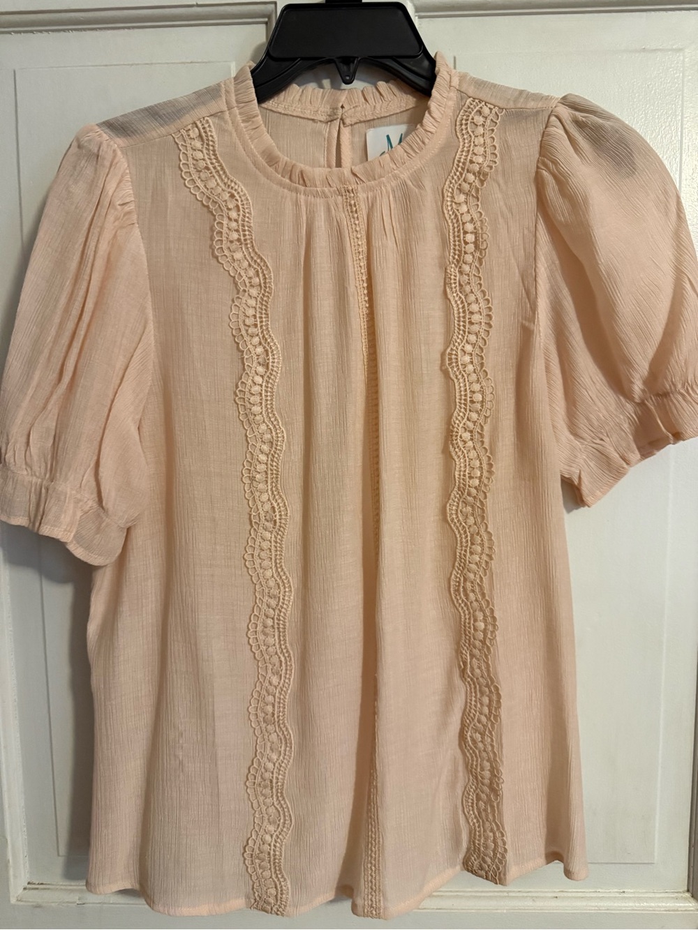 Women’s Soft Peach Lace-Trim Puff Sleeve Blouse